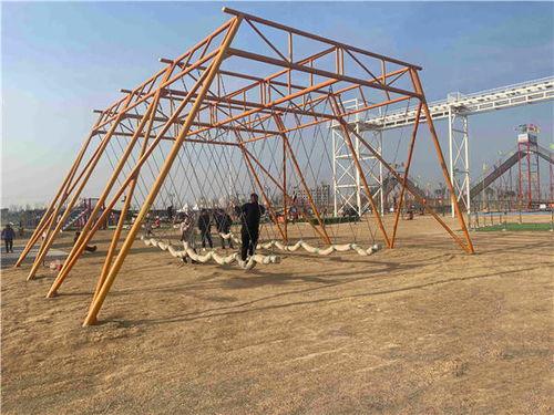 曼德勒网红秋千,网红打卡地，体验东南亚风情