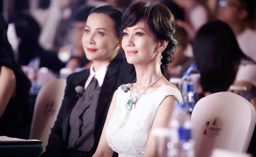 赵雅芝与明星合影