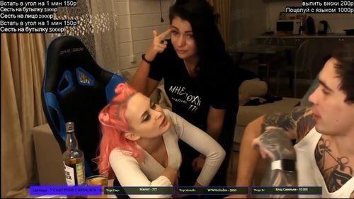 网红直播女友裸体自慰,网红女友自慰事件引发社会热议