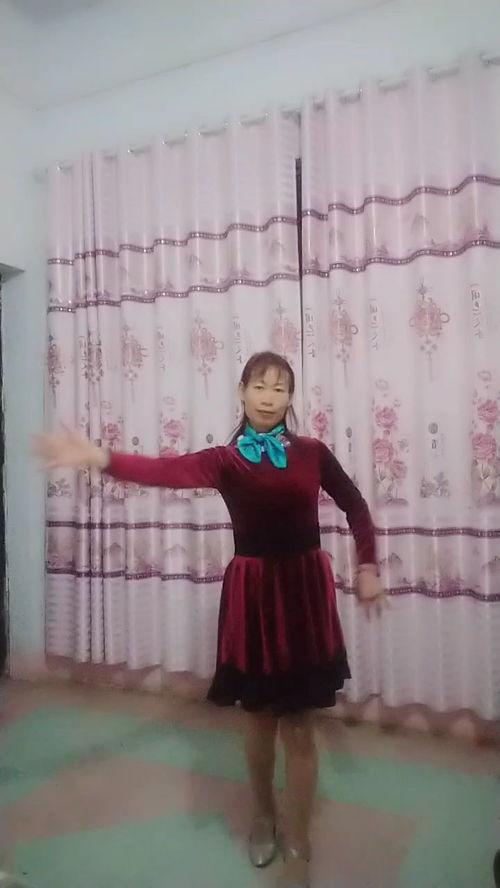 简单又好看网红舞曲,网红舞曲引领时尚风潮