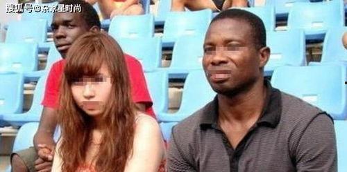 老外黑人网红唱歌很好听,歌声动人心弦